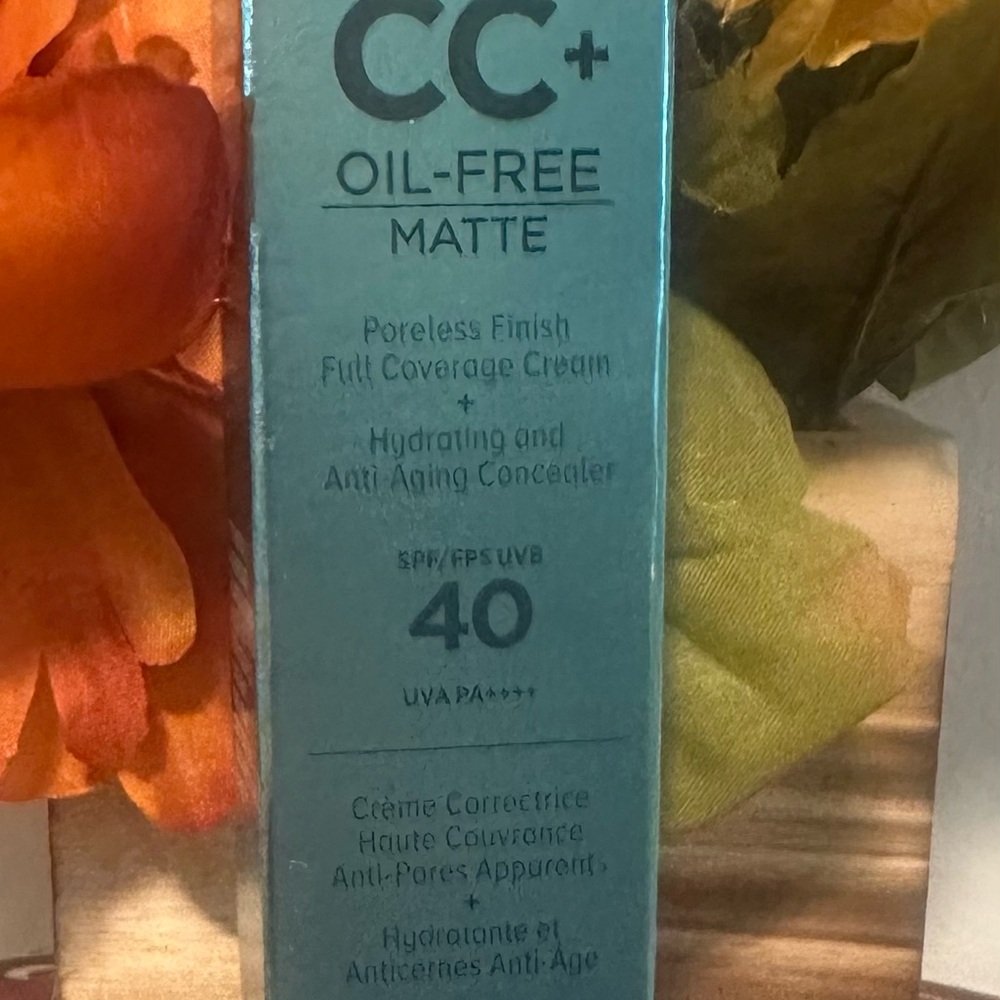 IT Cosmetics CC+ Oil-Free Matte Cream SPF 40